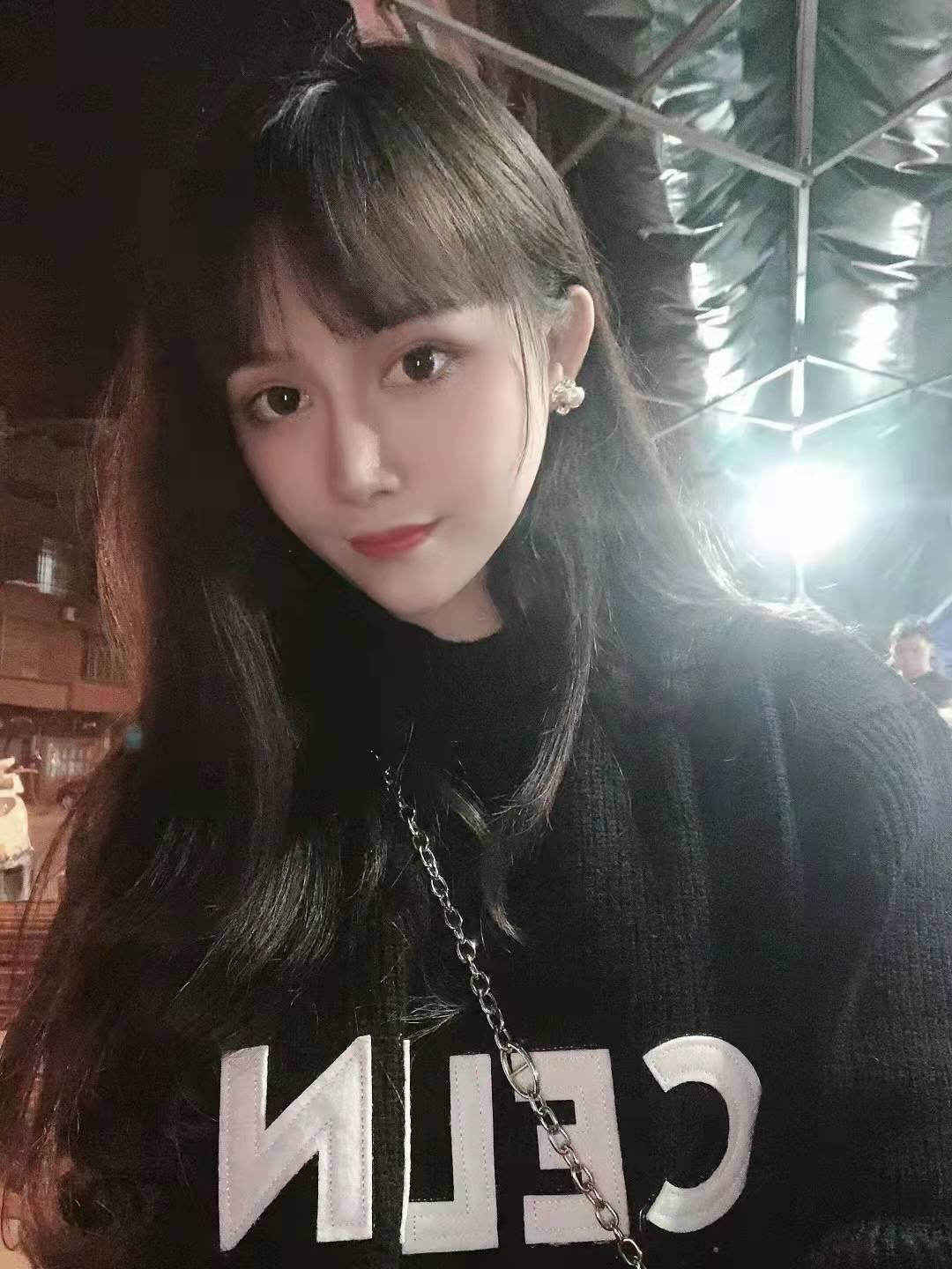 妹妹性感火辣的身材，情人般的温柔值得狼友拥有