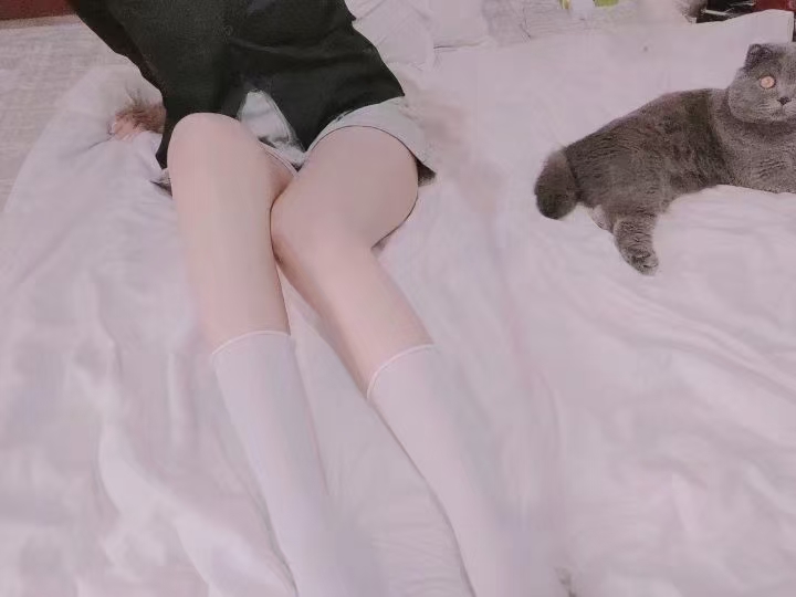 乖巧可爱，哥哥们给点力哦